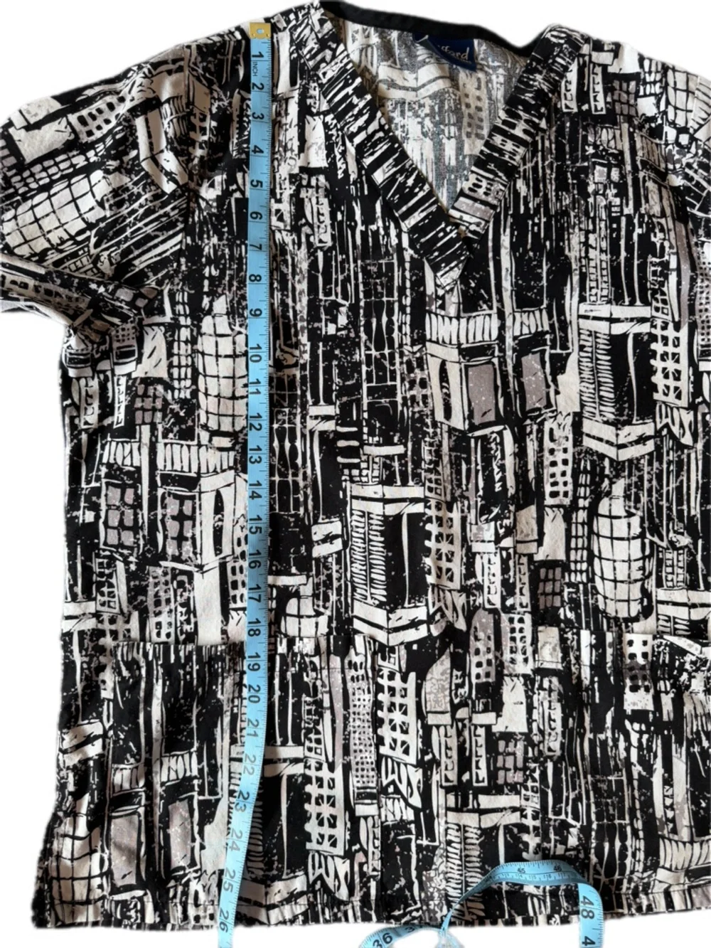 Tafford Black & White Graphic Cityscape scrub Top - Picture 4 of 7